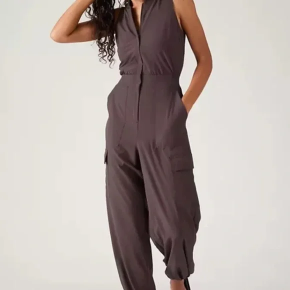 Athleta Brooklyn Utility Jumpsuit shale - Picture 3 of 9